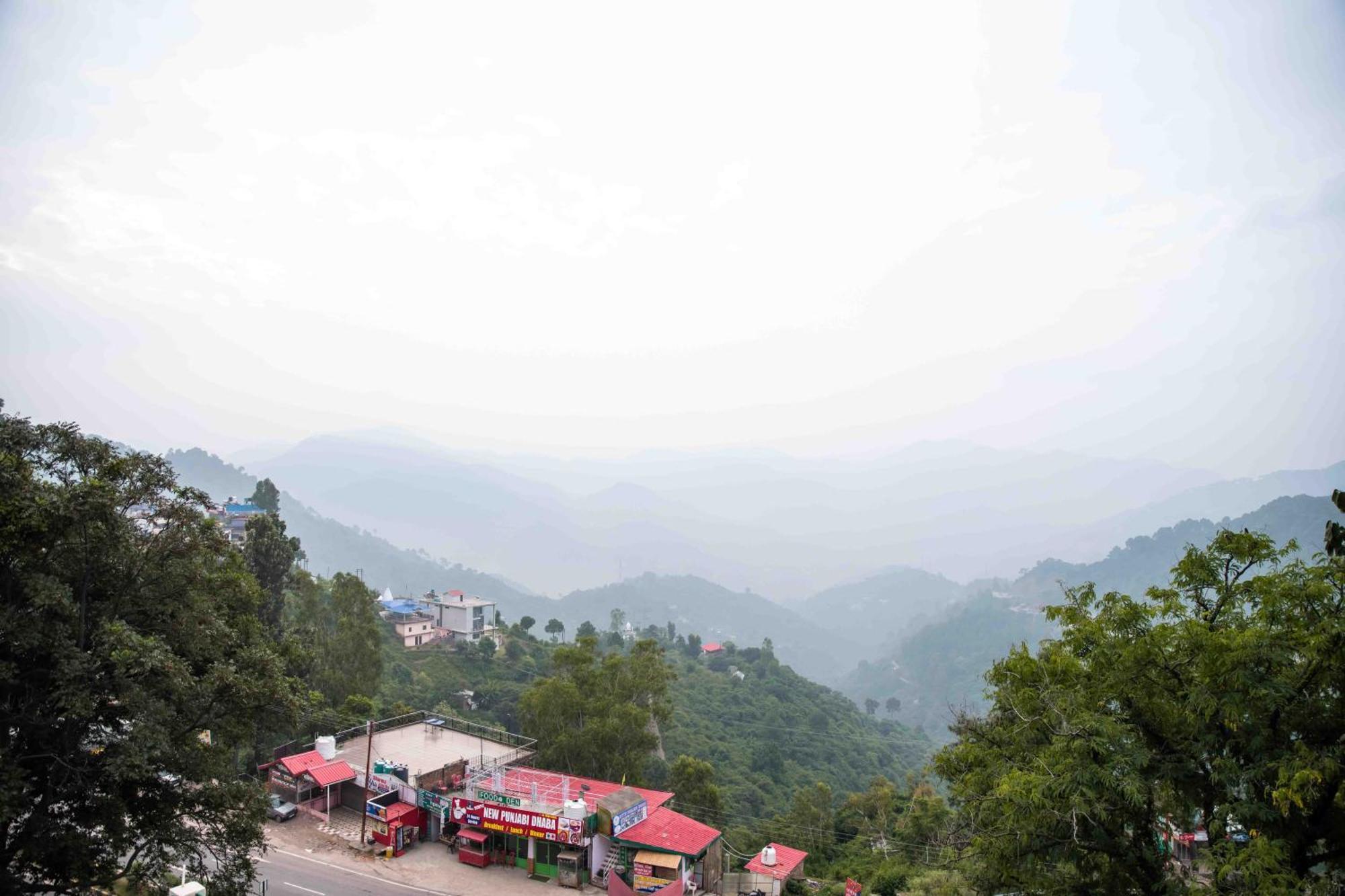 The Fern Surya Resort Kasauli Hills, Dharampur Екстер'єр фото